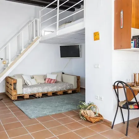 Loft/attic, Sea Views, Private Terrace קדיז